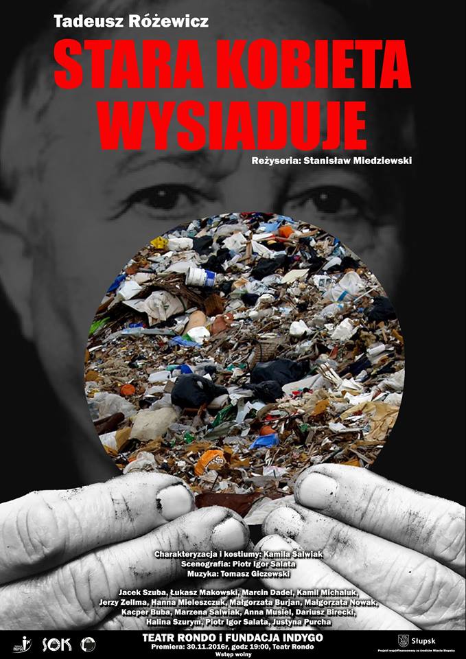 stara-kobieta-wysiaduje